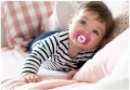 Chicco-Smoczek-do-uspokajania-PHYSIO-Light-Silikonowy-6-16M-2SZT-LUMI-02.JPG