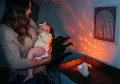 TINY-LOVE-LAMPKA-PROJEKTOR-BOHO-POZYTYWKA-3w1-Bohater-brak.jpg