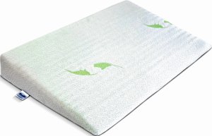 Poduszka klin do łóżeczka Sensillo Luxe Aloe Vera 38 x 60 cm